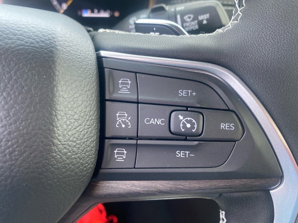 New 2025 Jeep Grand Cherokee Limited w/ Black Appearance Package image 21