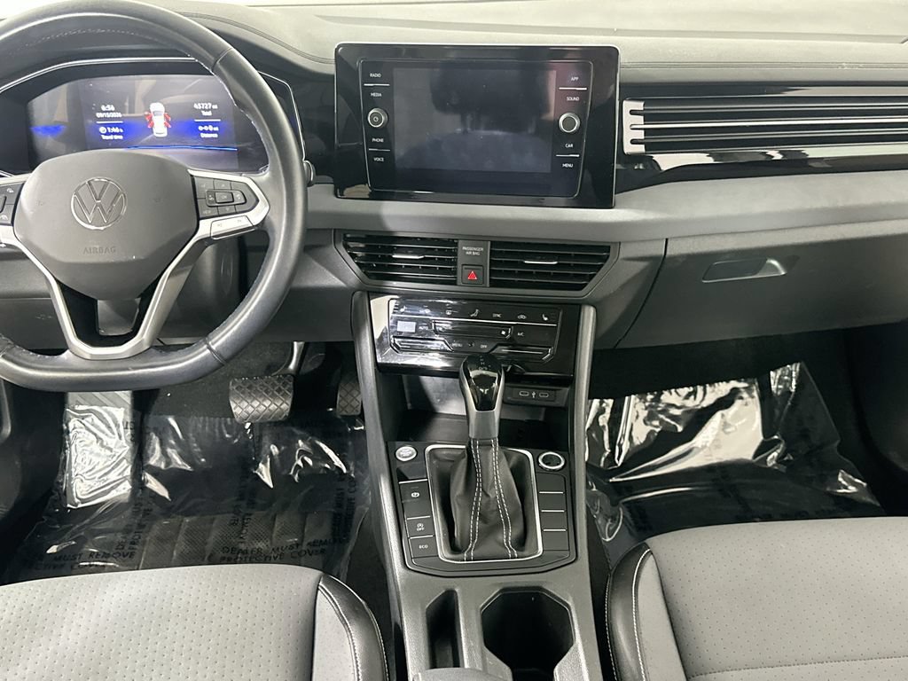 Used 2025 Volkswagen Jetta SE FWD image 20