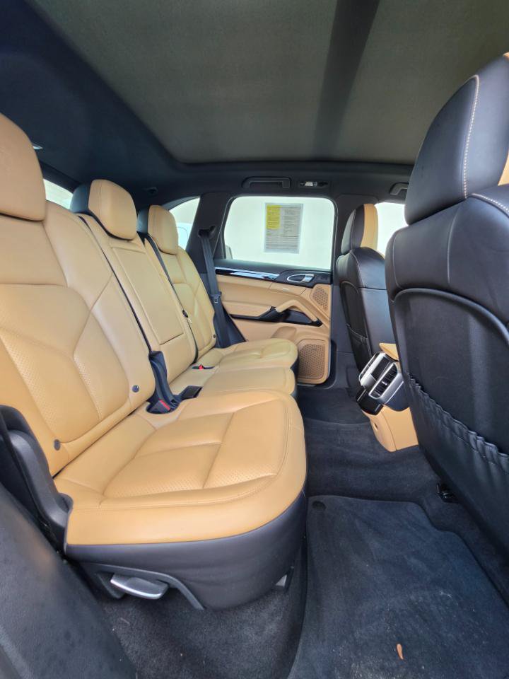 Used 2017 Porsche Cayenne S AWD/4WD image 14