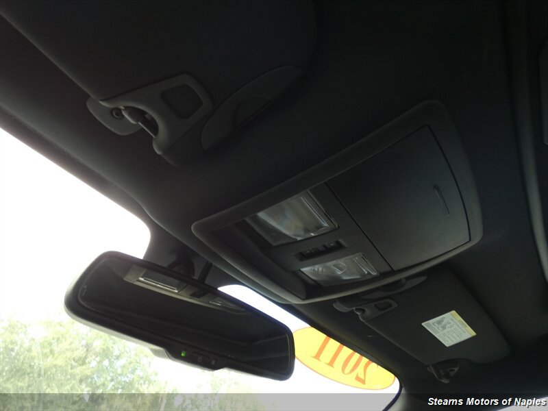 Used 2011 Dodge Challenger RWD image 34
