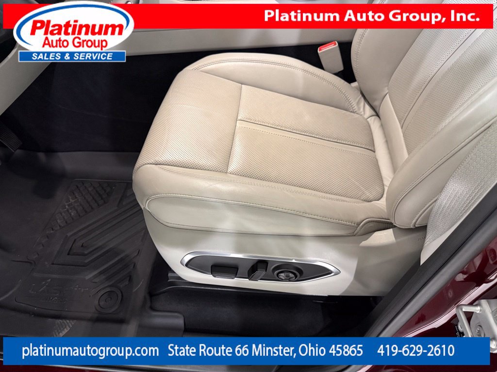 Used 2022 Jeep Wagoneer Series III AWD/4WD image 12