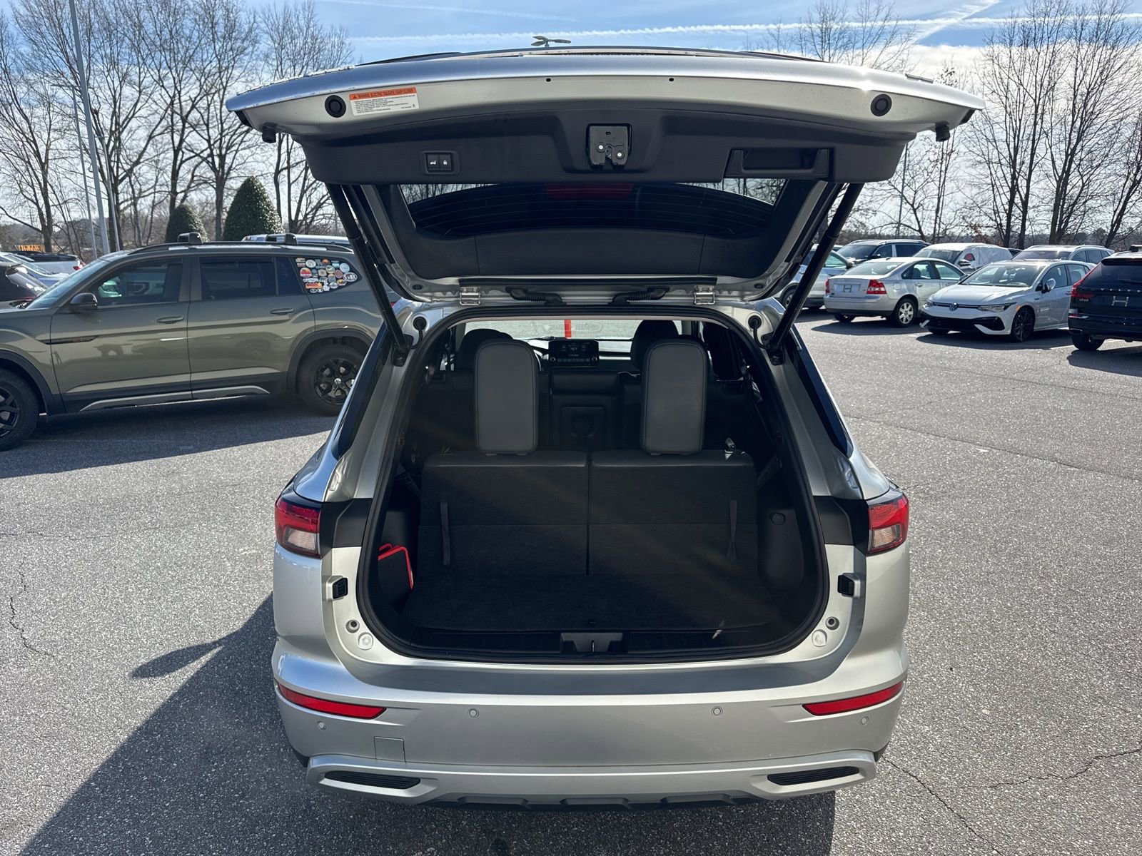 Used 2024 Mitsubishi Outlander SE Black Edition image 10