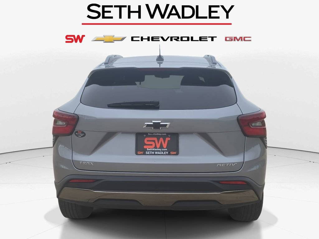 Used 2025 Chevrolet Trax ACTIV w/ Sunroof Package FWD image 6