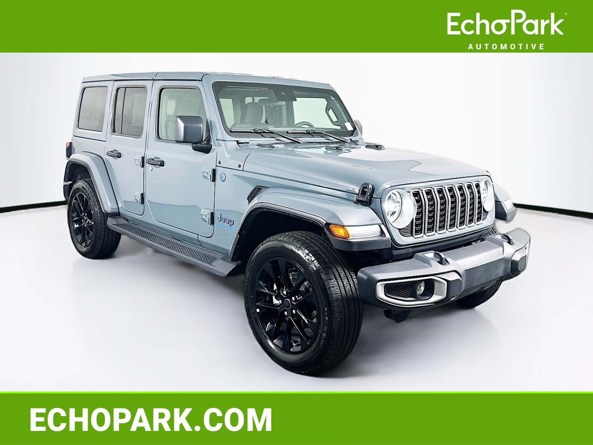 Used 2025 Jeep Wrangler Unlimited Sahara AWD/4WD image 1