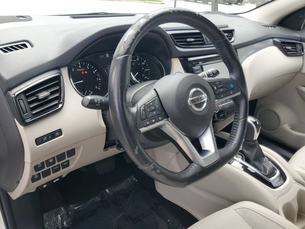 Certified 2020 Nissan Rogue Sport SL w/ Premium Package FWD image 16