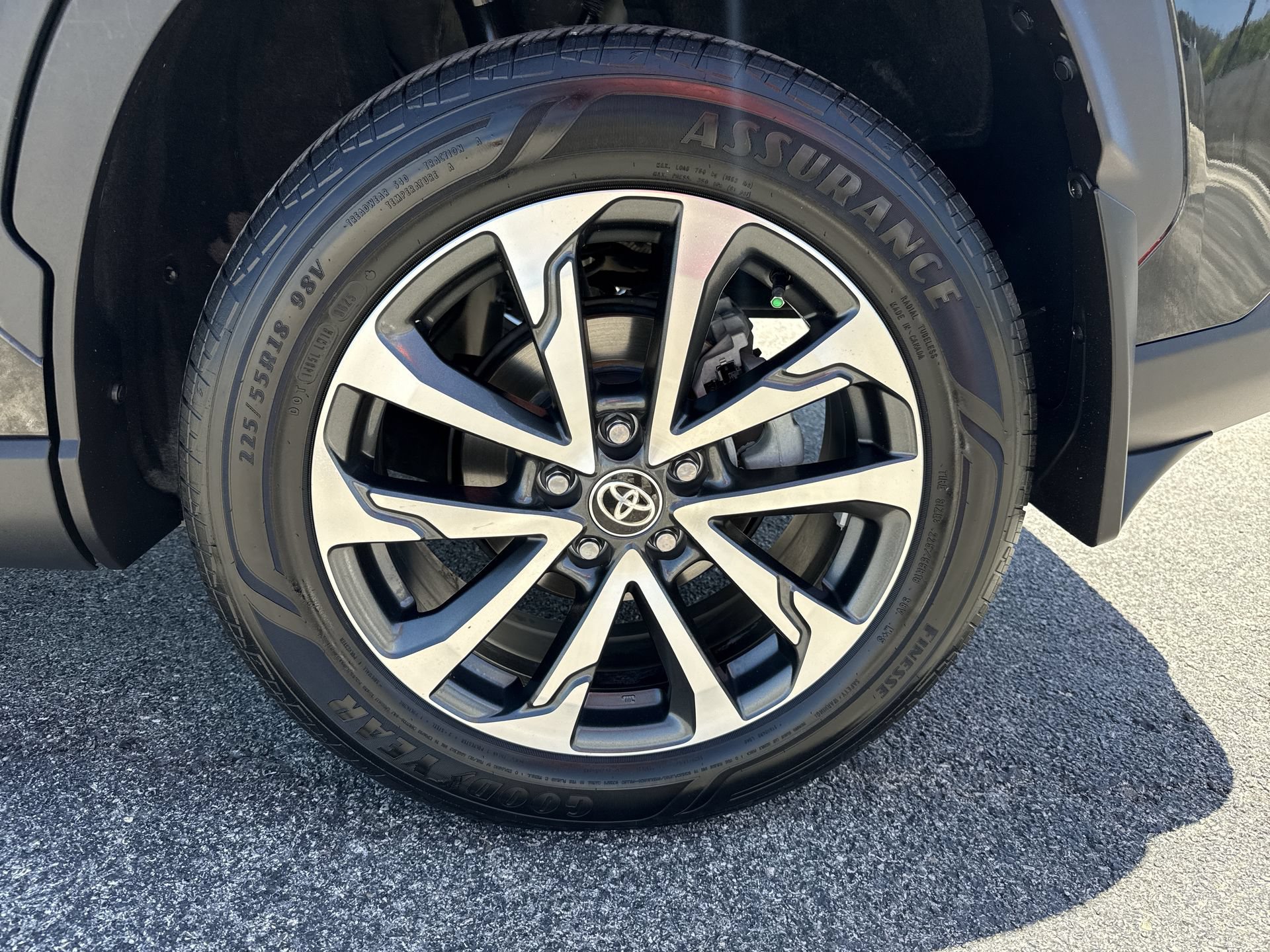 Certified 2022 Toyota Corolla Cross XLE w/ Convenience Package FWD image 19