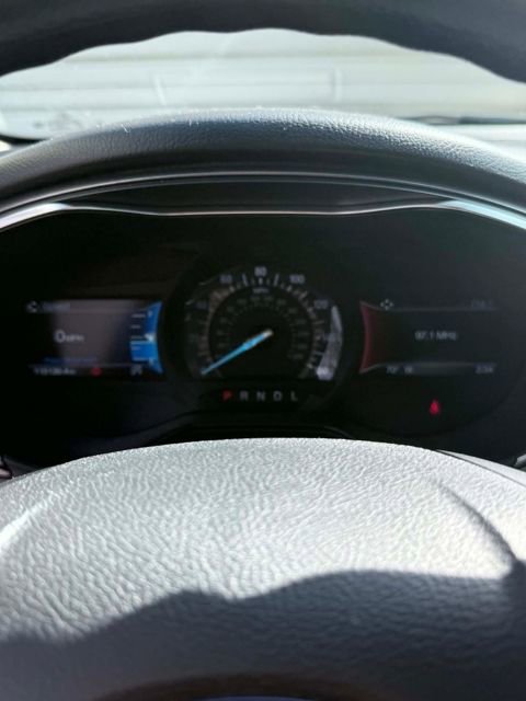 Used 2020 Ford Fusion SE image 6