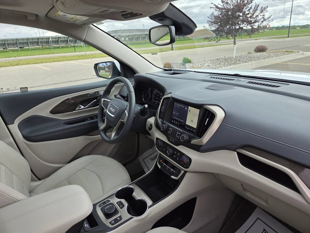 Used 2024 GMC Terrain Denali w/ Denali Premium Package AWD/4WD image 39