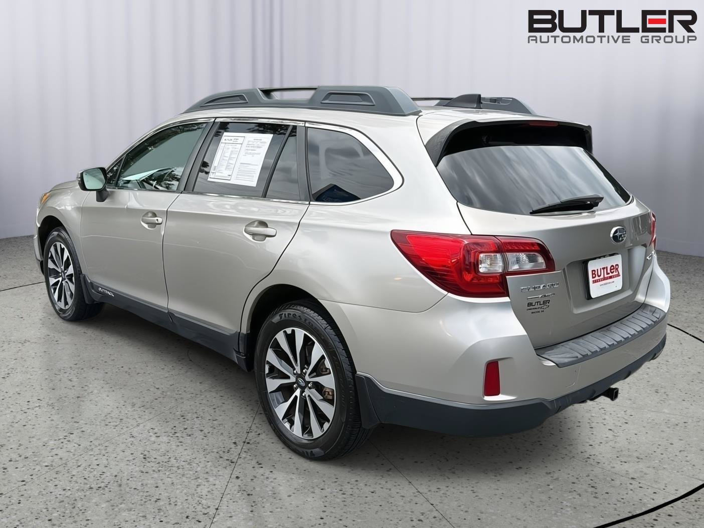 Used 2016 Subaru Outback 2.5i Limited AWD/4WD image 4