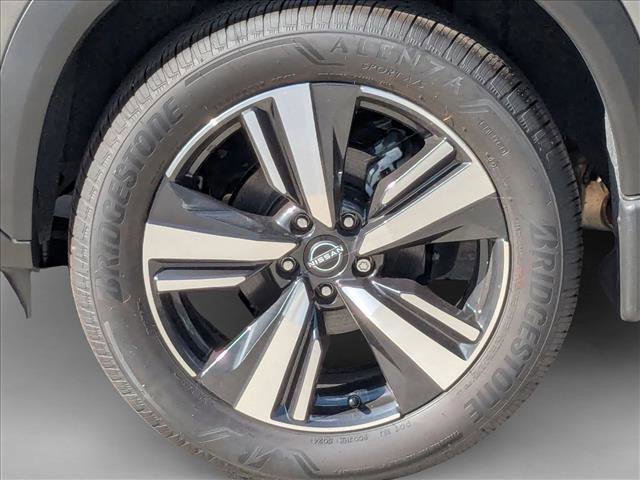 New 2025 Nissan Rogue SL w/ SL Premium Package image 9