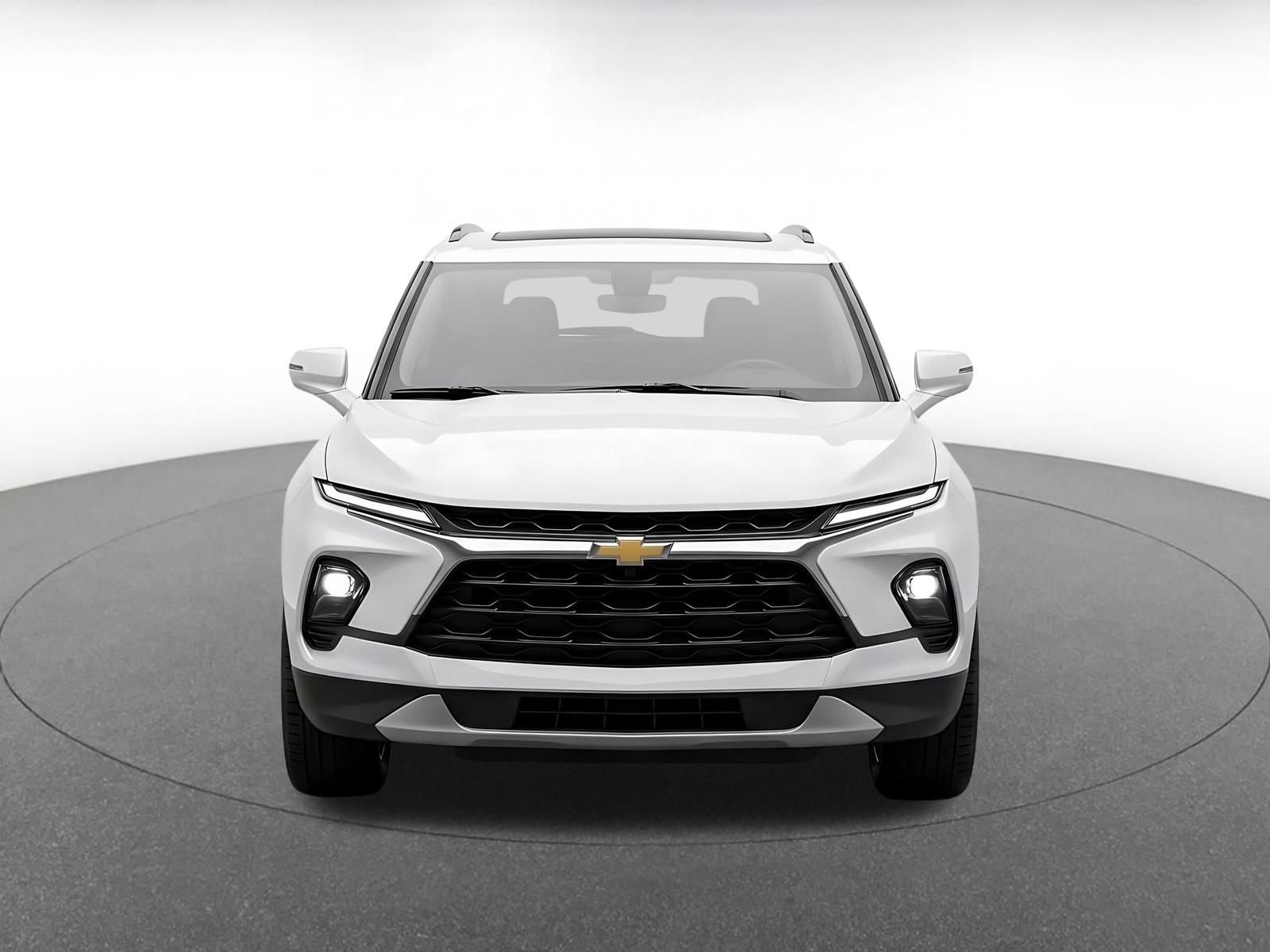 Used 2026 Chevrolet Blazer LT FWD image 2