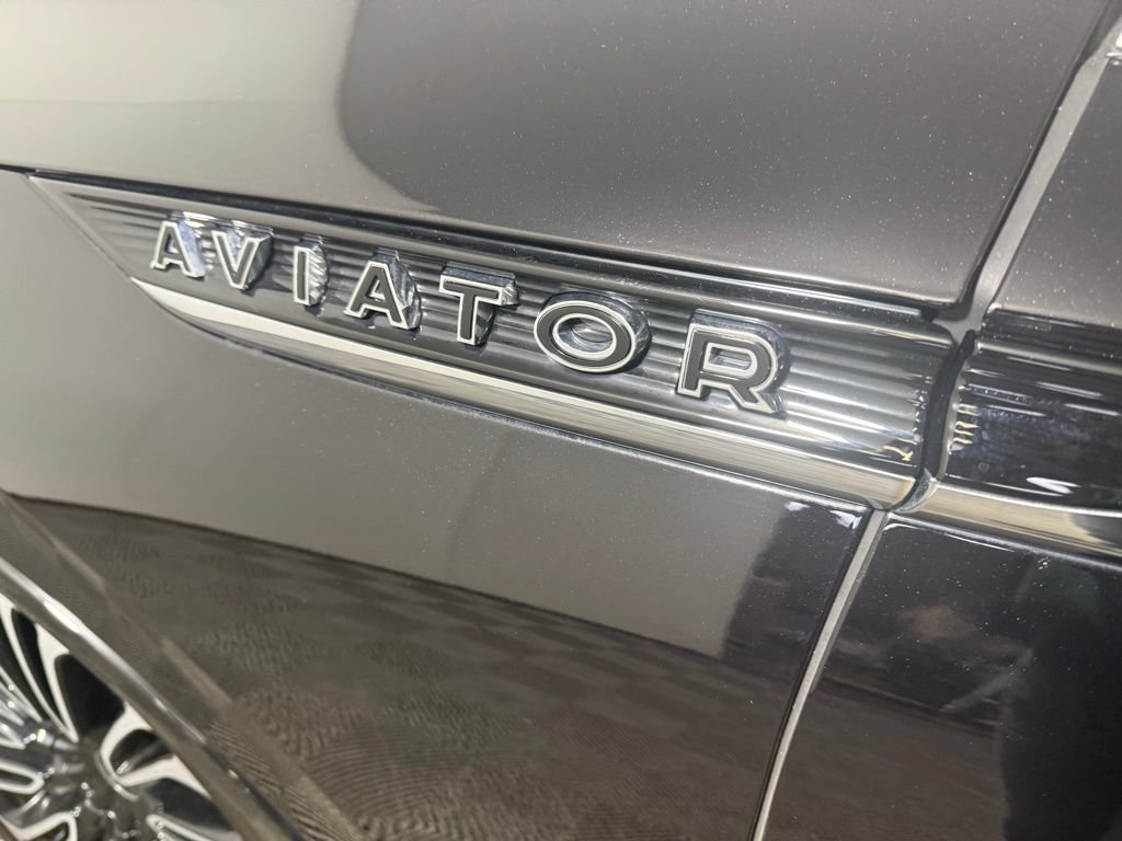 Certified 2023 Lincoln Aviator Black Label w/ Dynamic Handling Package AWD/4WD image 32
