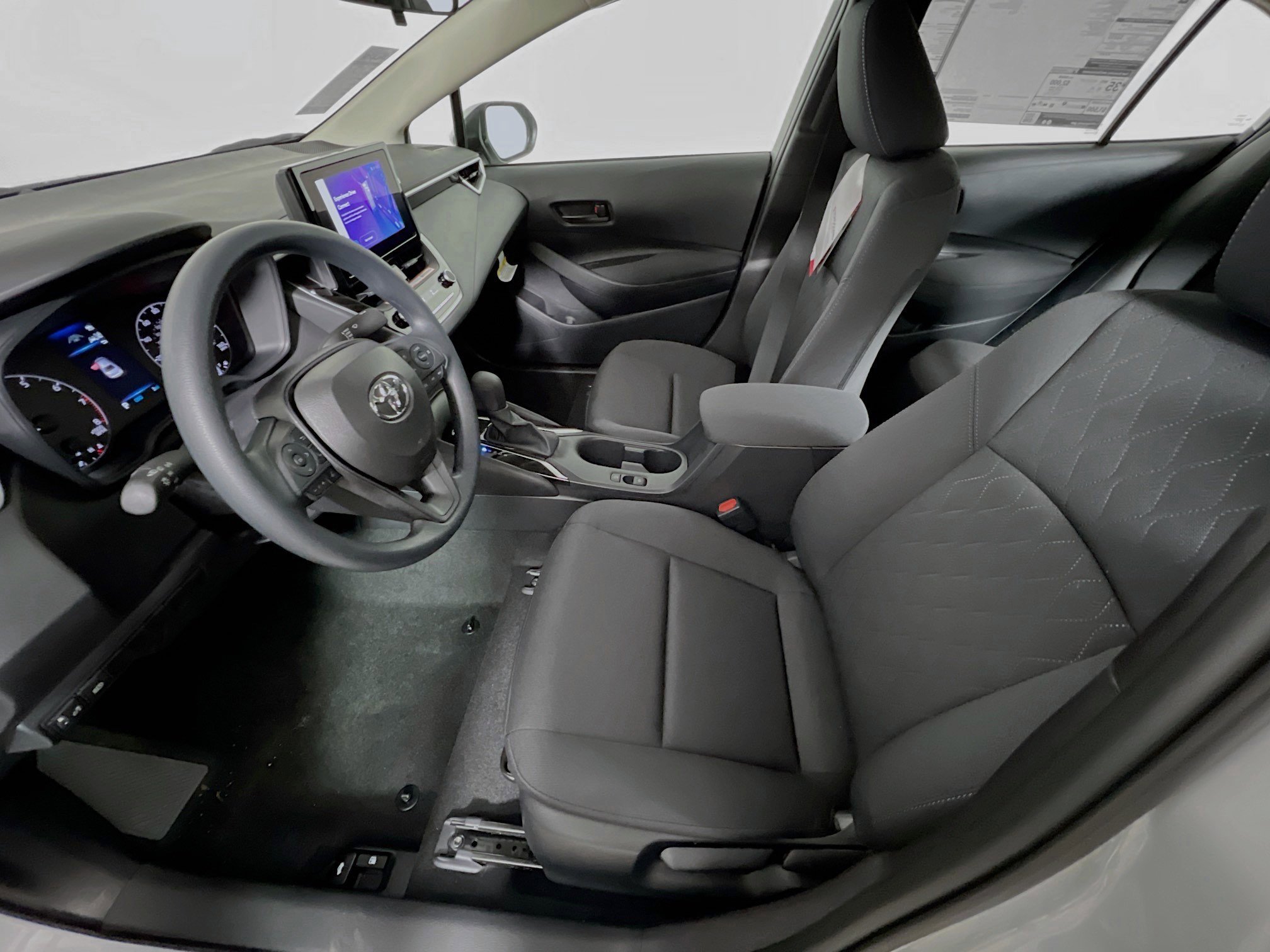 Used 2025 Toyota Corolla LE image 15