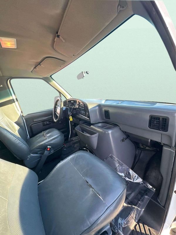 Used 1996 Ford E-350 and Econoline 350 XLT image 3