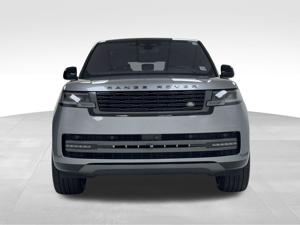 Used 2023 Land Rover Range Rover SE image 2