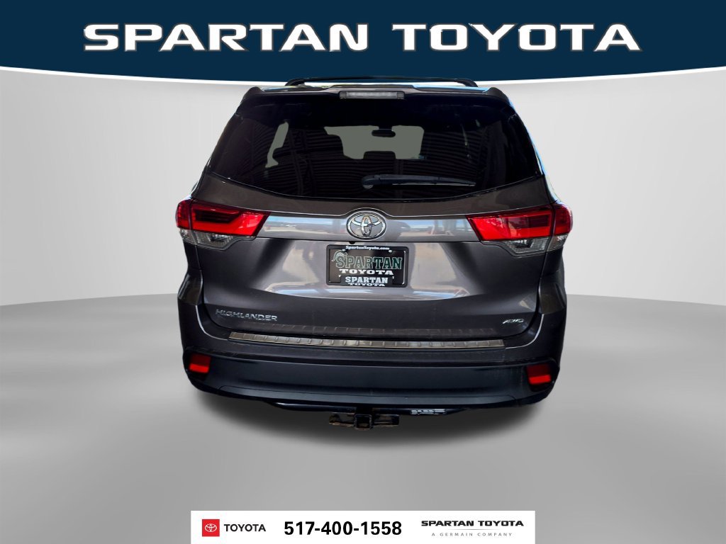Used 2019 Toyota Highlander LE AWD/4WD image 8