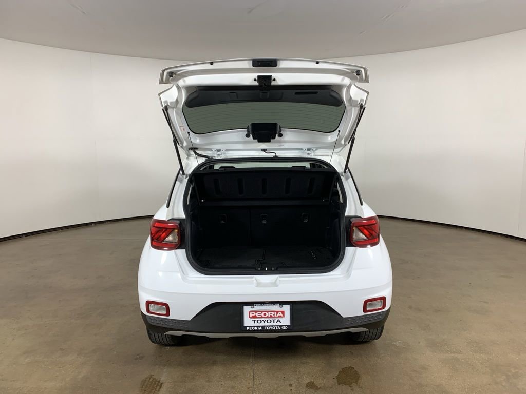 Used 2022 Hyundai Venue SEL image 12