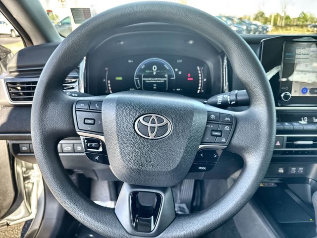 Used 2025 Toyota Camry LE image 23
