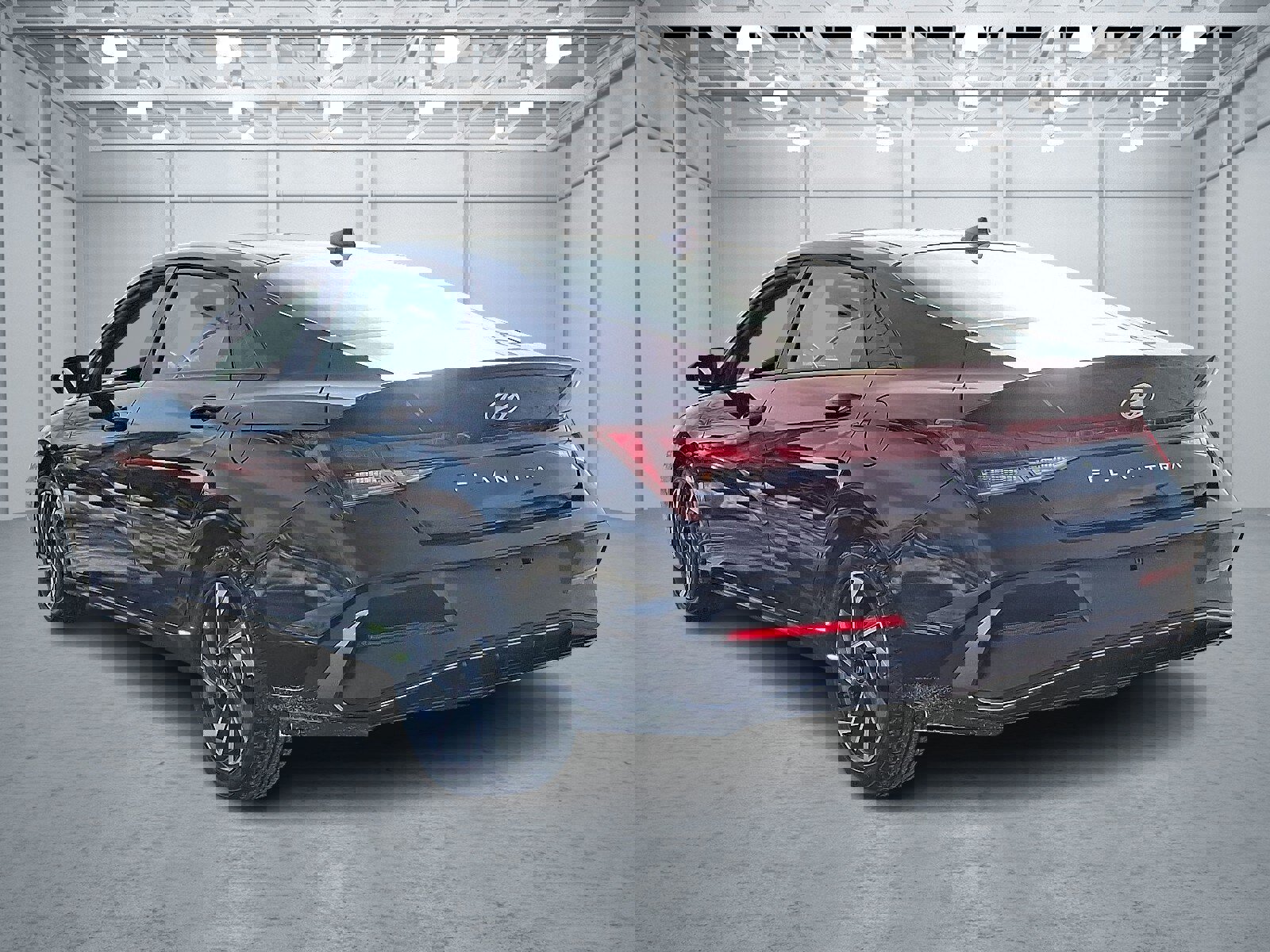 Used 2025 Hyundai Elantra Sport image 4