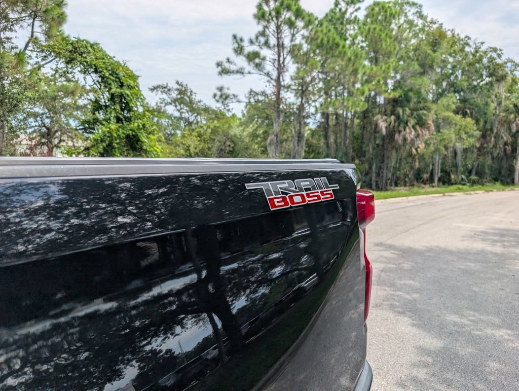 Used 2019 Chevrolet Silverado 1500 Custom Trail Boss w/ Custom Convenience Package AWD/4WD image 14