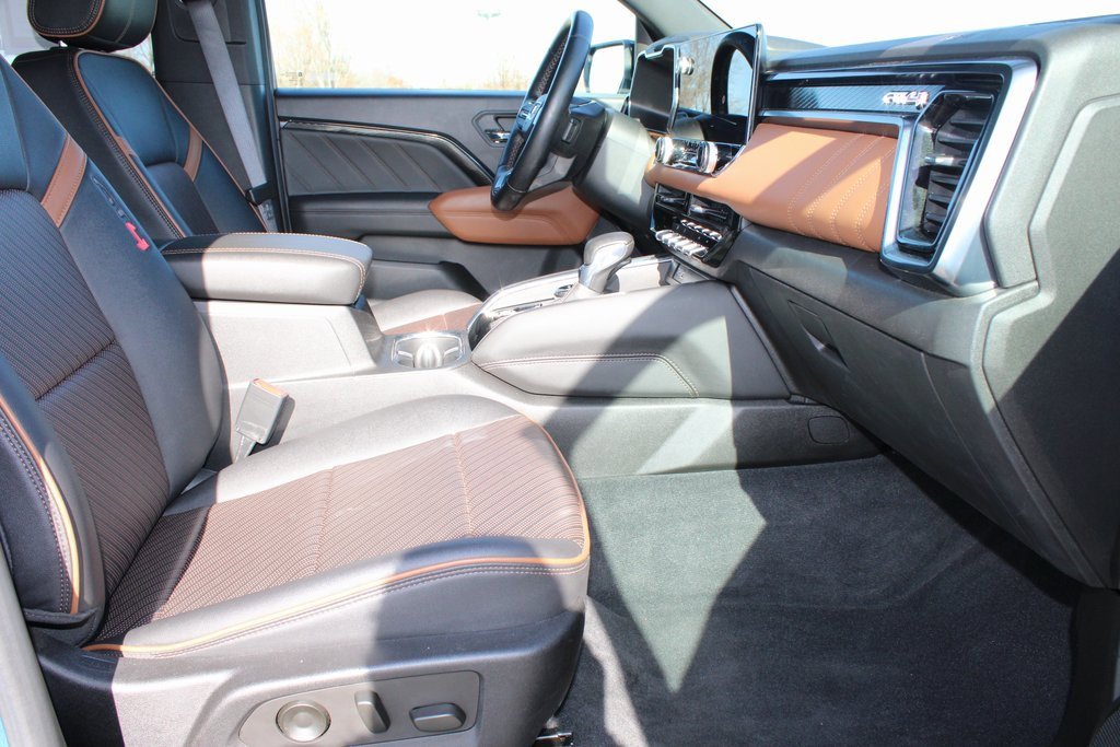 Used 2023 GMC Canyon AT4 image 18