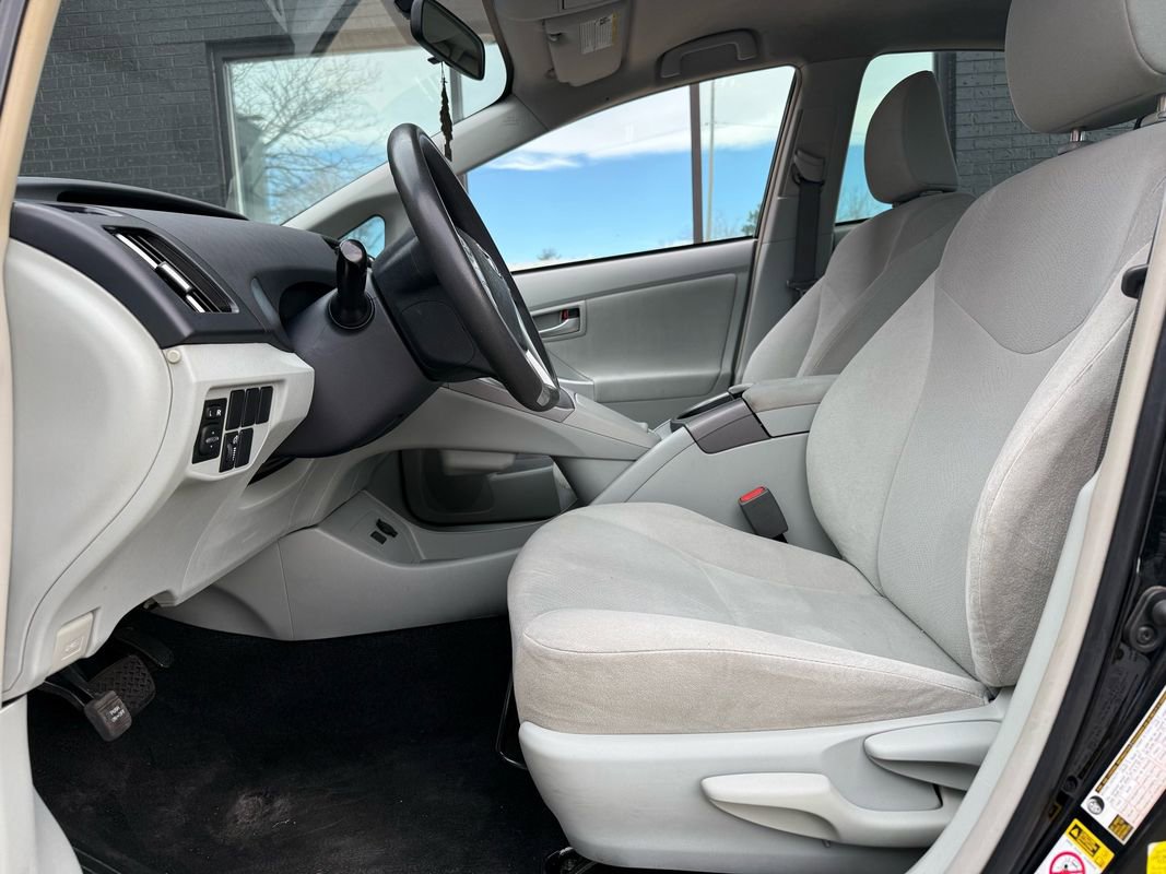 Used 2015 Toyota Prius Three image 25