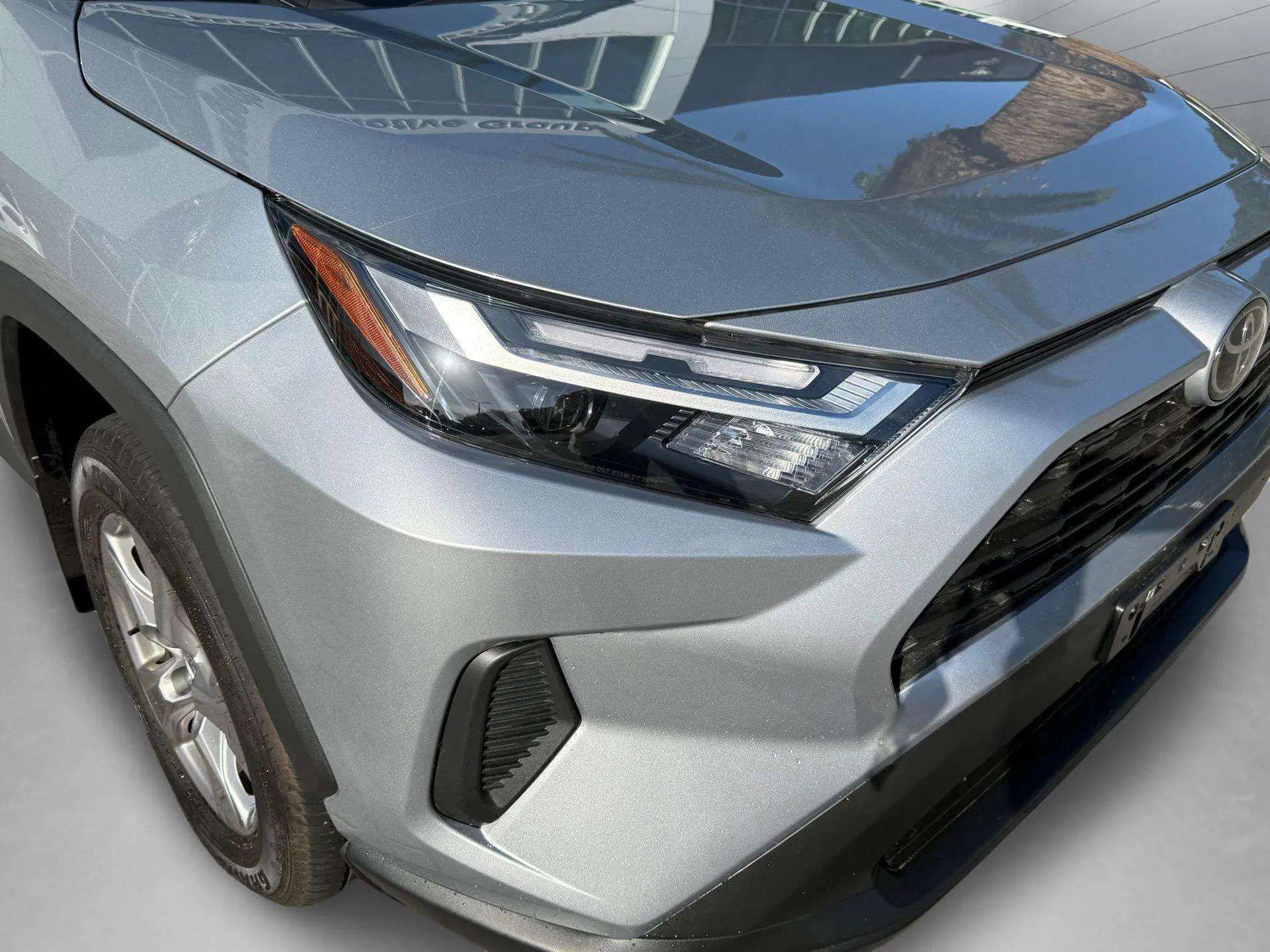 Used 2025 Toyota RAV4 XLE w/ Convenience Package FWD image 24