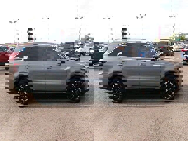Used 2025 Kia Sorento S w/ Panoramic Sunroof Package image 6