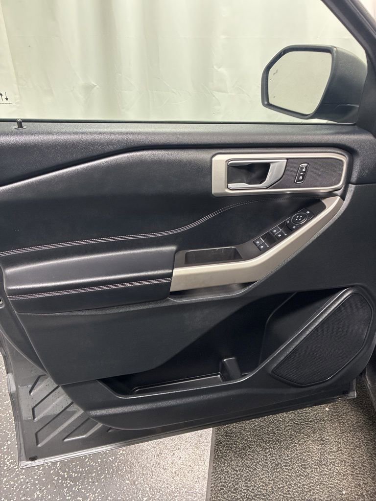 Used 2023 Ford Explorer XLT w/ Equipment Group 202A image 14