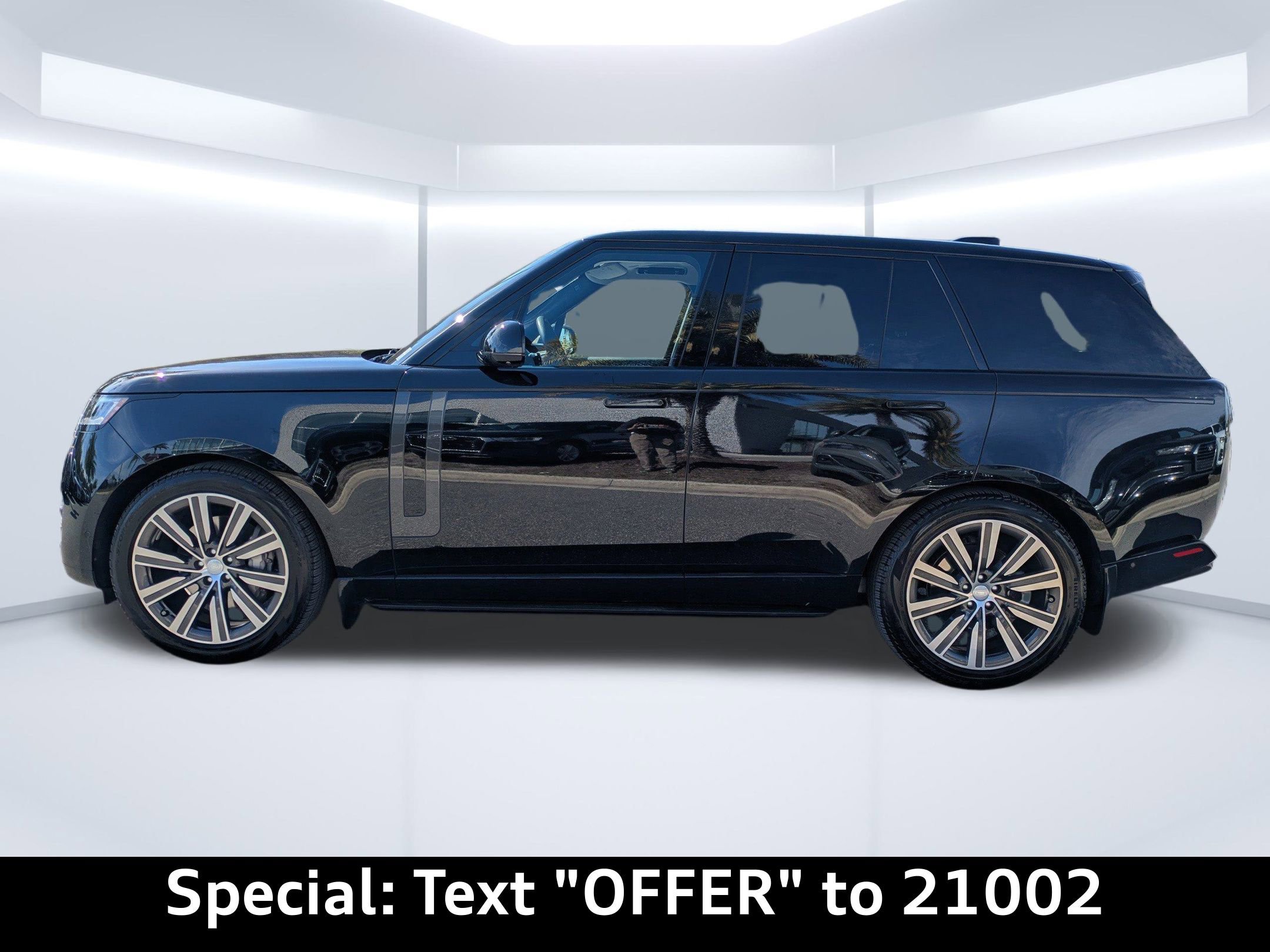 Used 2023 Land Rover Range Rover SE image 6