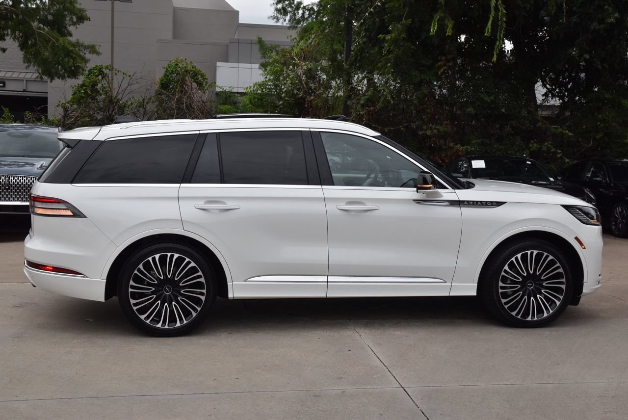 Used 2025 Lincoln Aviator Black Label AWD/4WD image 6