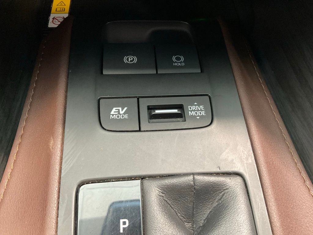 Used 2022 Toyota Venza Limited w/ Advanced Technology Package AWD/4WD image 18