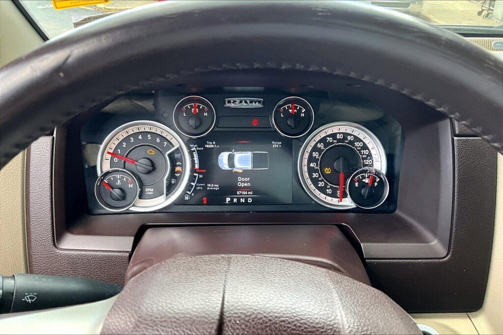 Used 2015 RAM 1500 Laramie w/ Convenience Group image 8