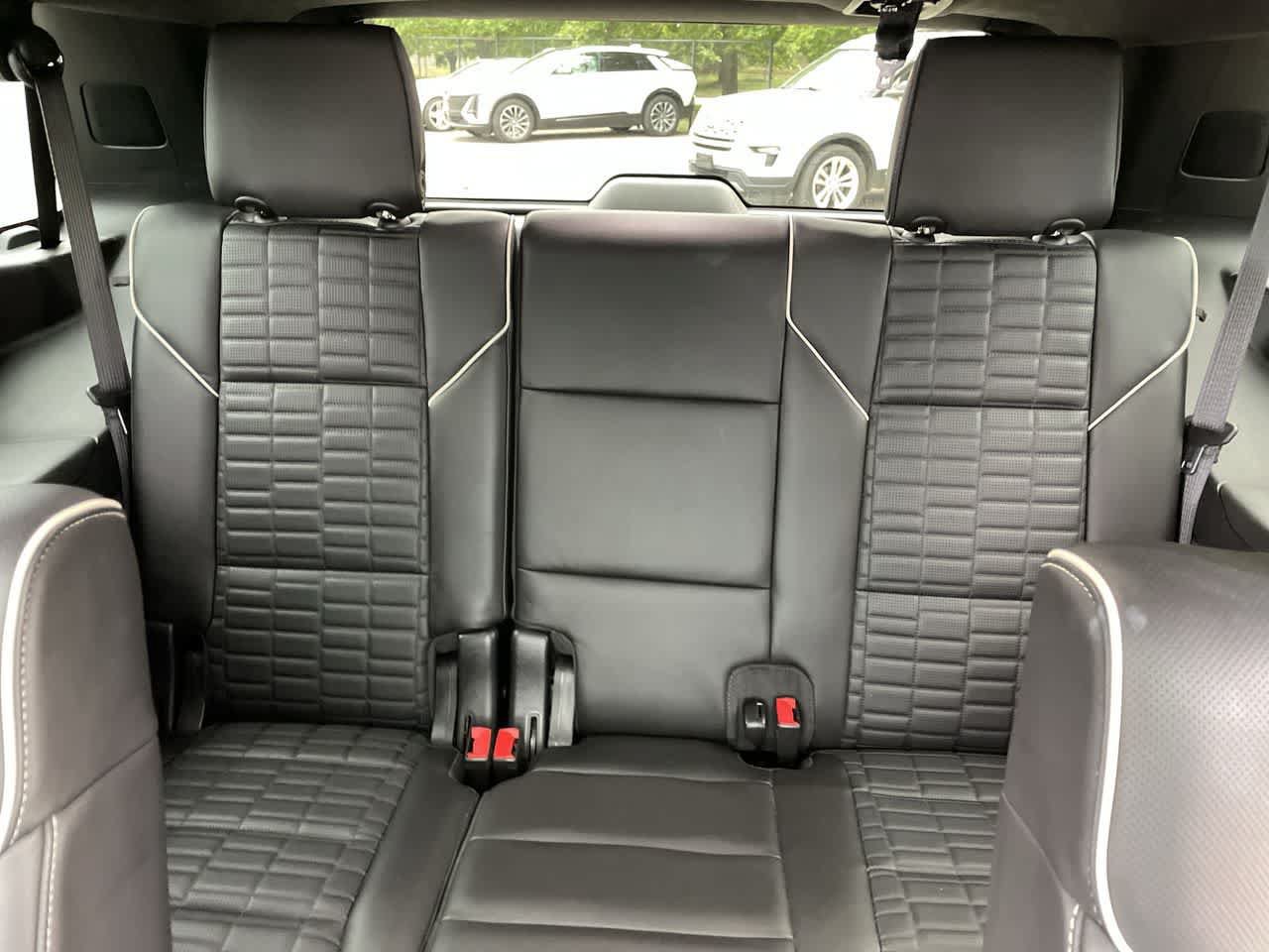 Certified 2022 Cadillac Escalade Sport Platinum w/ LPO, ONYX Package AWD/4WD image 19