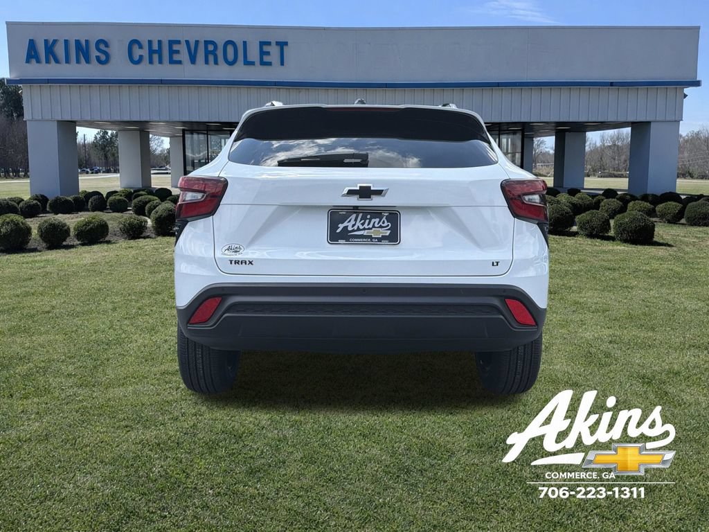 New 2026 Chevrolet Trax LT w/ Driver Confidence Package FWD image 3