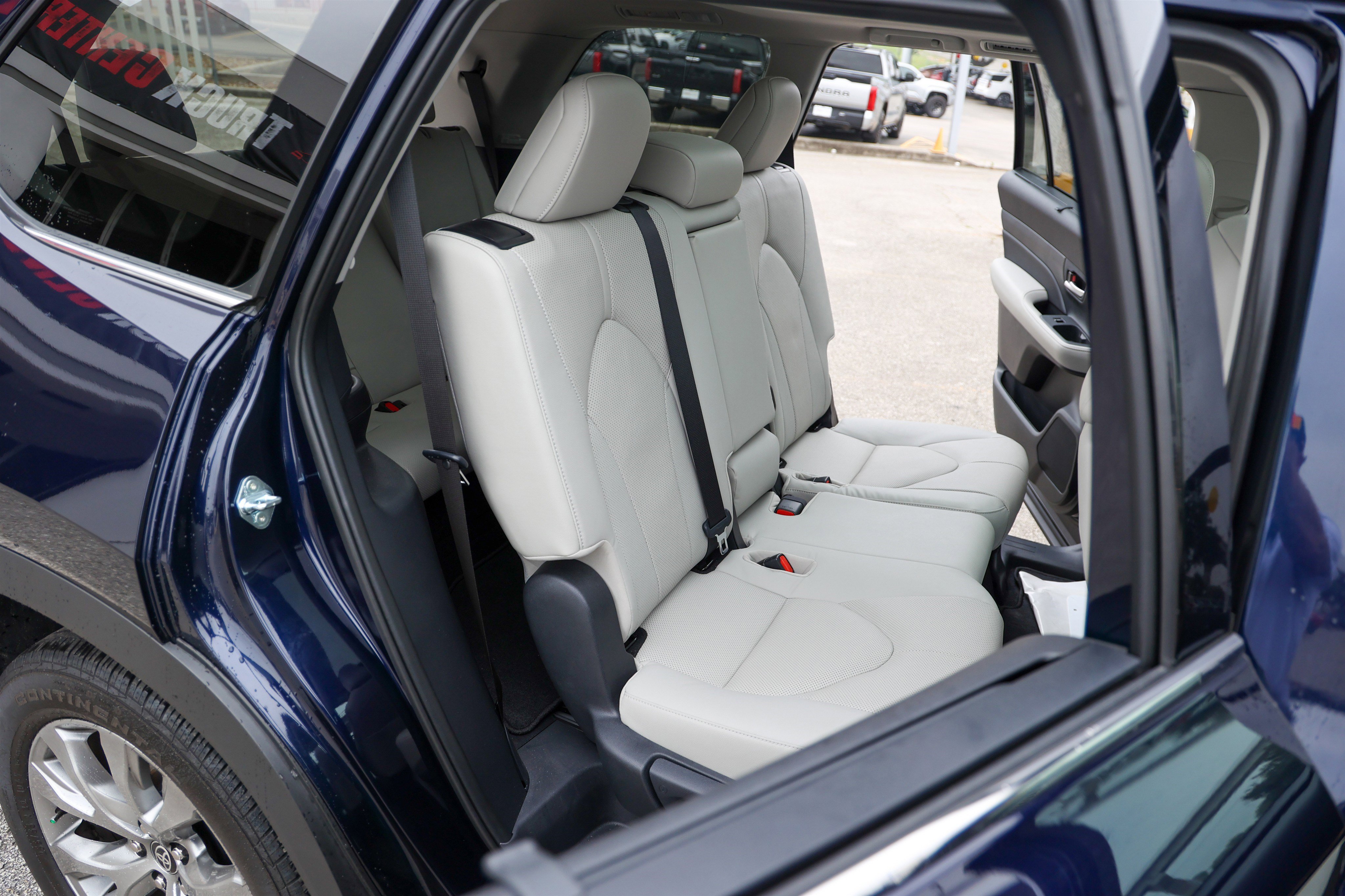 Certified 2025 Toyota Grand Highlander FWD image 47