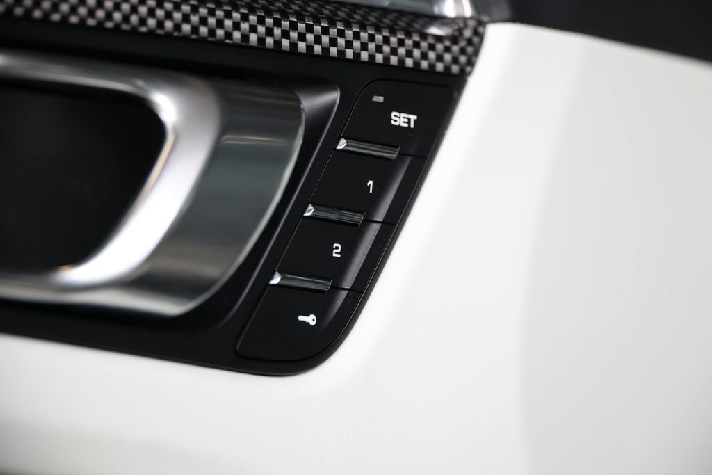 Certified 2025 Porsche Macan GTS AWD/4WD image 40