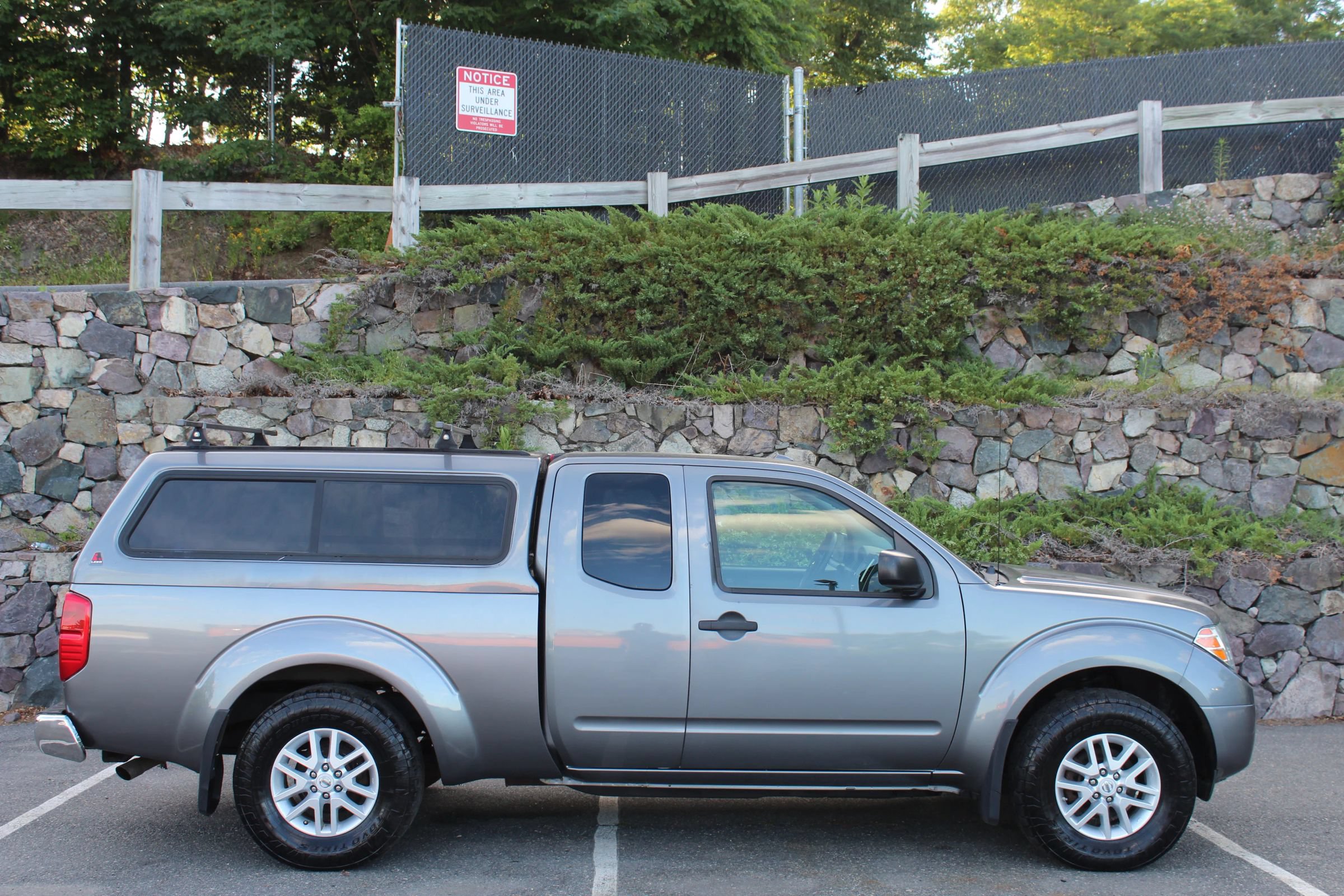 Used 2017 Nissan Frontier SV w/ SV Value Truck Package AWD/4WD image 5