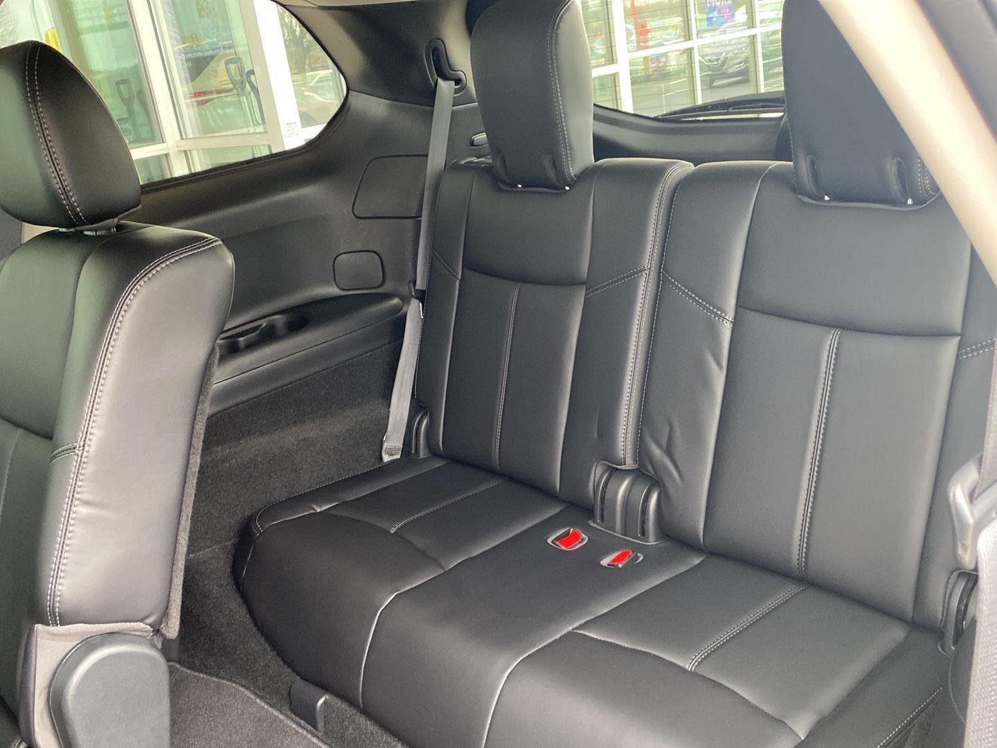 Used 2019 Nissan Pathfinder SL image 18