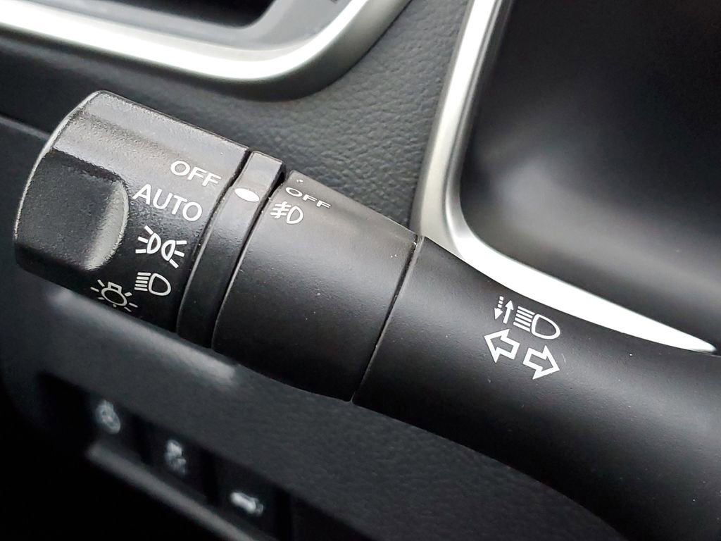 Used 2017 Nissan Murano S image 12