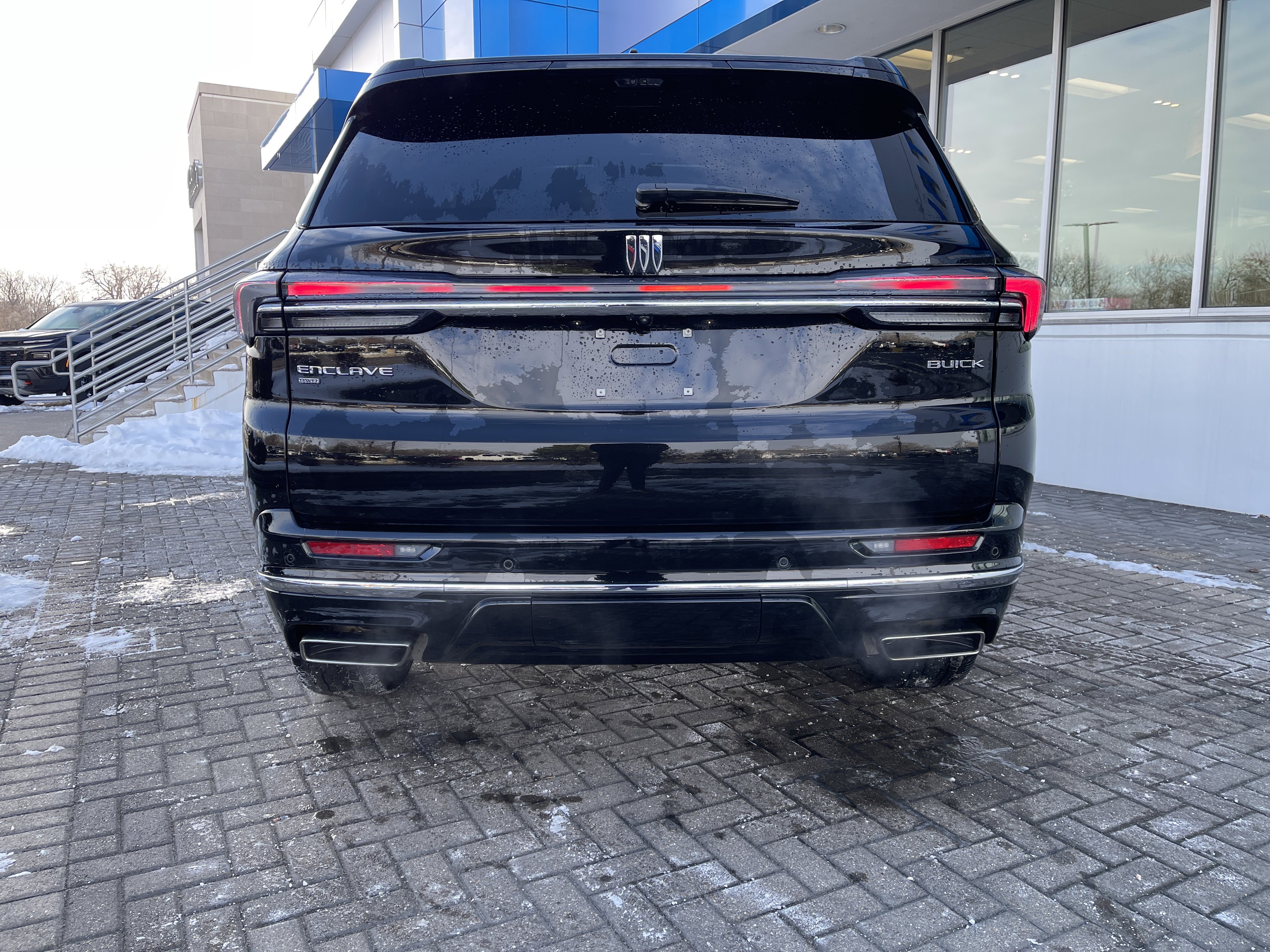 Used 2025 Buick Enclave Avenir w/ Super Cruise Package image 4