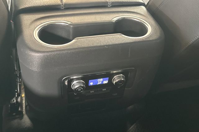 Used 2021 GMC Yukon Denali w/ Denali Premium Package image 15