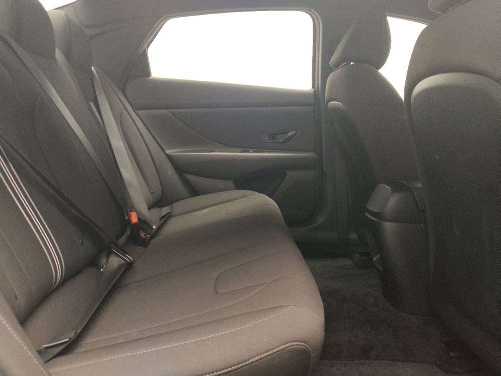 Used 2025 Hyundai Elantra Sport FWD image 19