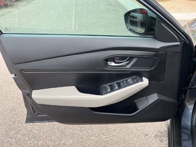 Certified 2025 Honda Accord SE image 6