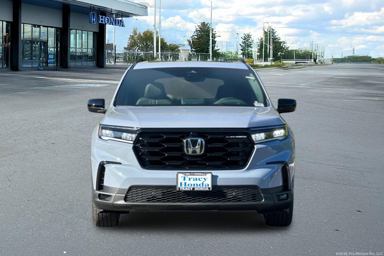 New 2025 Honda Pilot Black Edition image 6