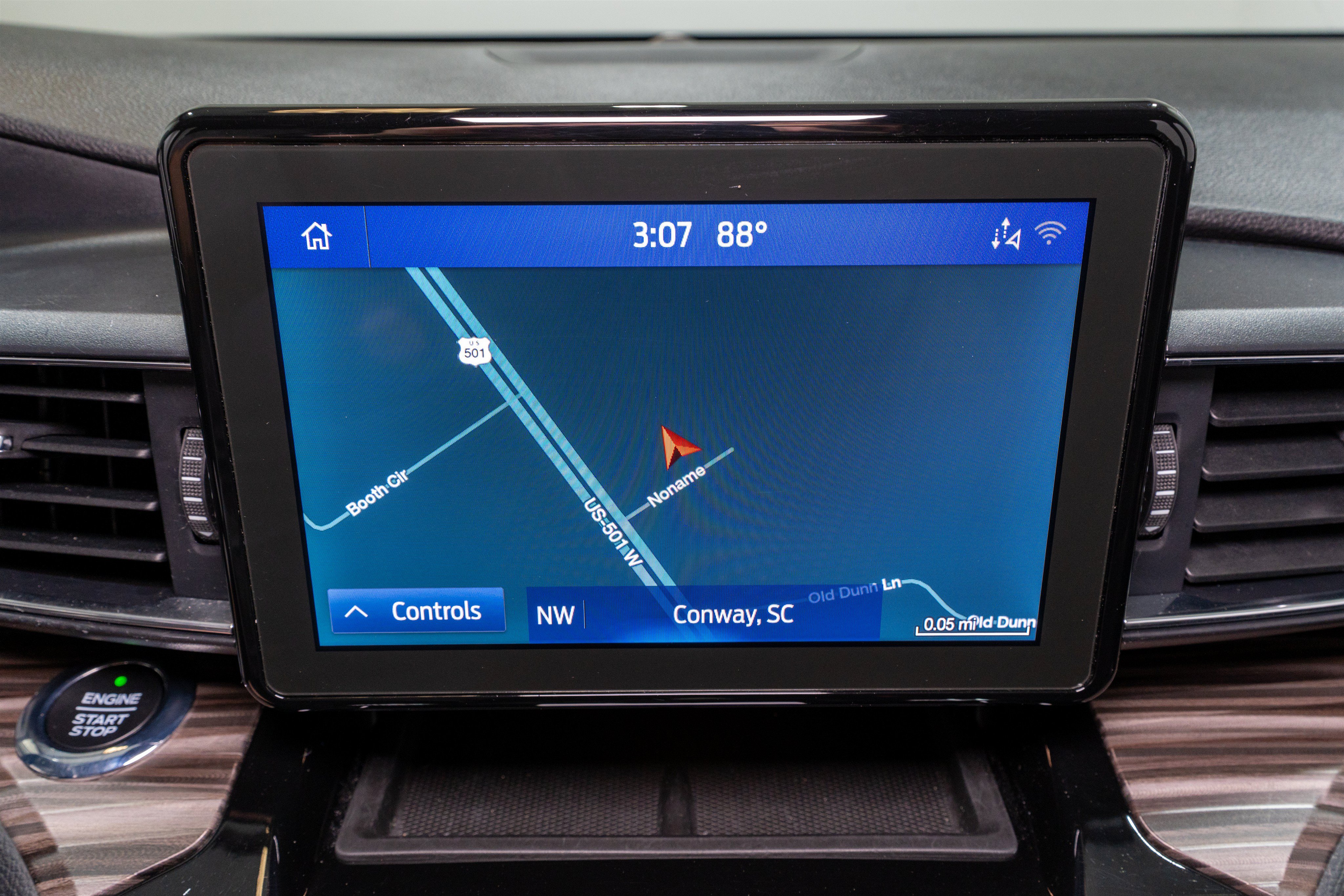 Used 2021 Ford Explorer Limited w/ Equipment Group 301A RWD image 17