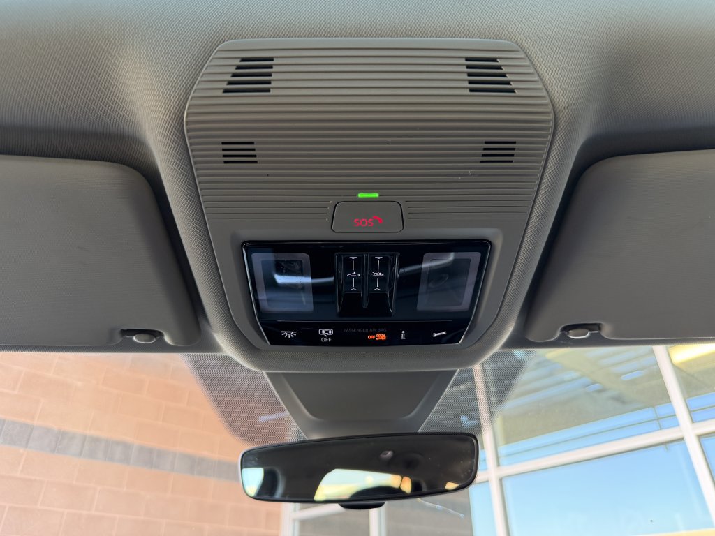 Used 2024 Volkswagen Atlas Peak Edition SEL AWD/4WD image 29