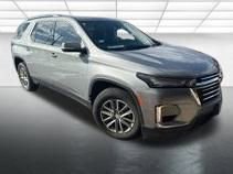 Used 2023 Chevrolet Traverse LT