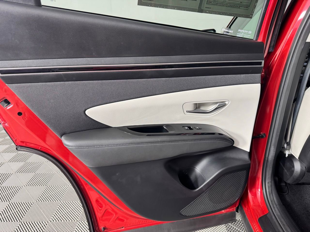 Used 2022 Hyundai Tucson Limited w/ Cargo Package FWD image 24
