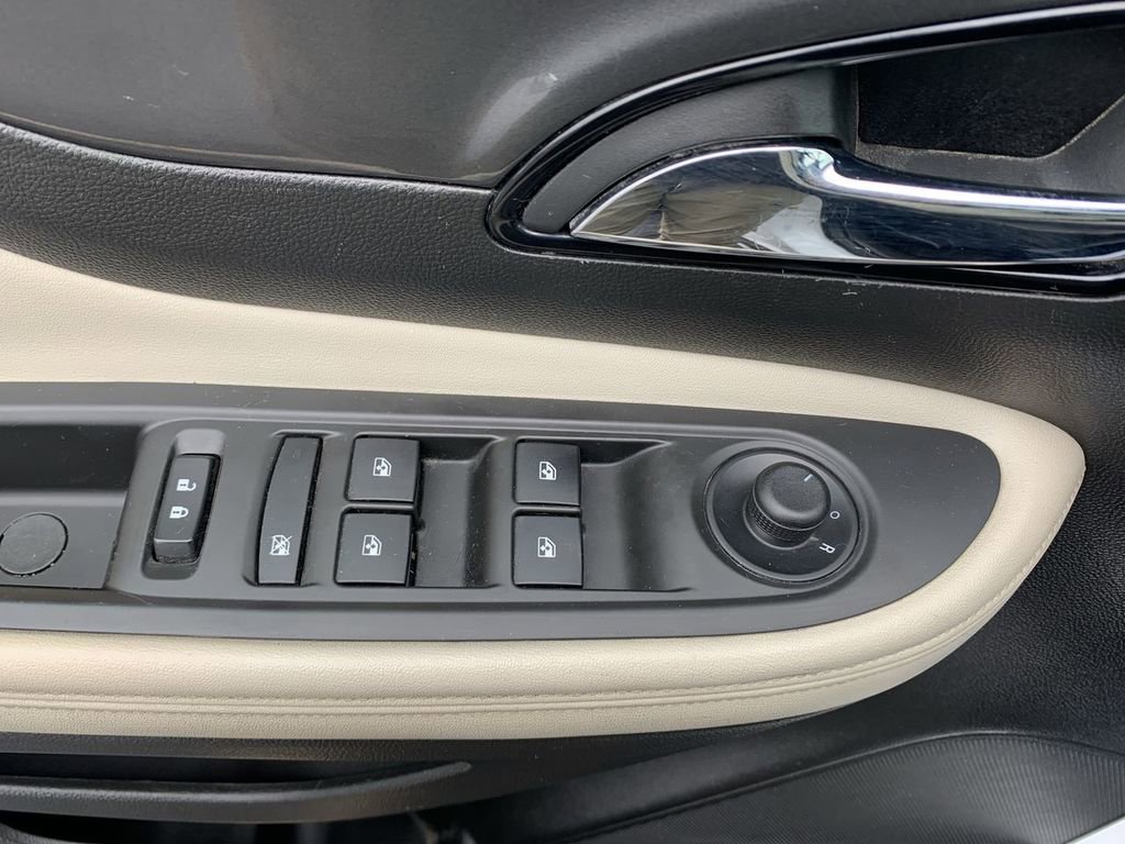 Used 2017 Buick Encore Preferred w/ Experience Buick Package AWD/4WD image 5